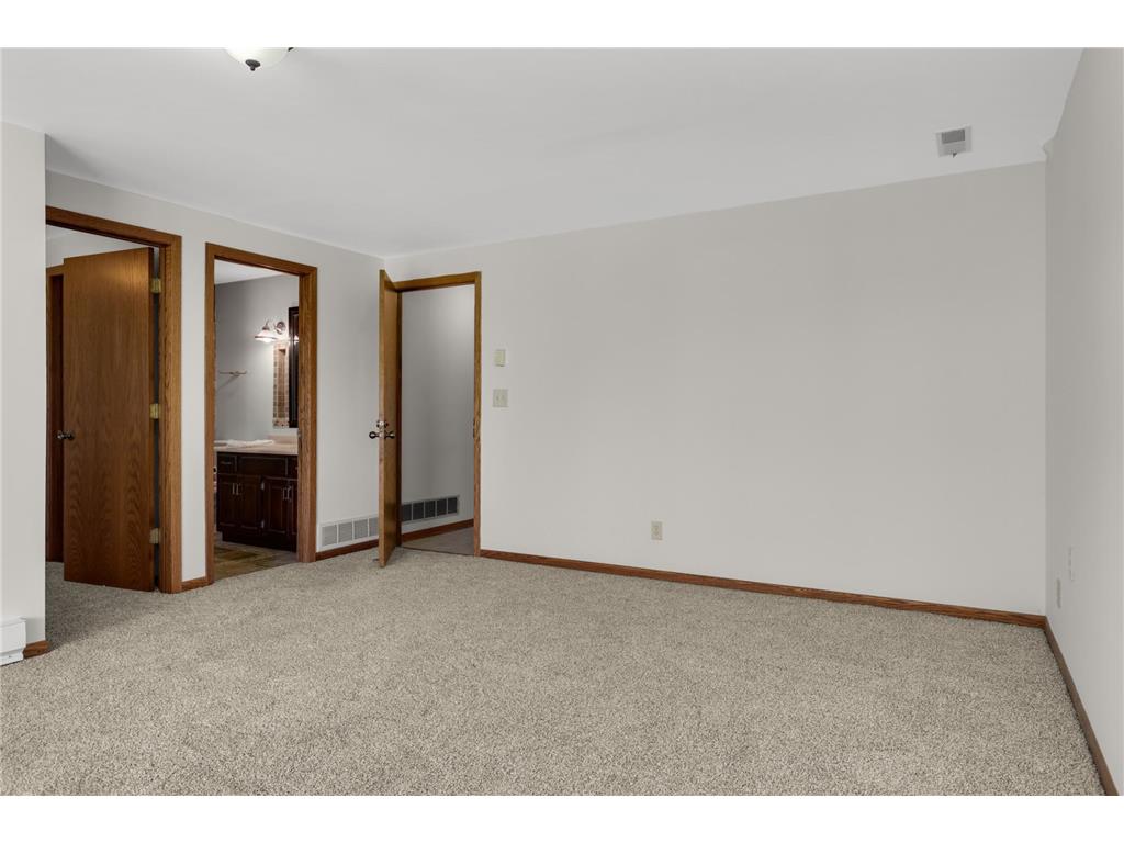 3956 Goodwin Avenue N Oakdale MN 55128 7068383 image16