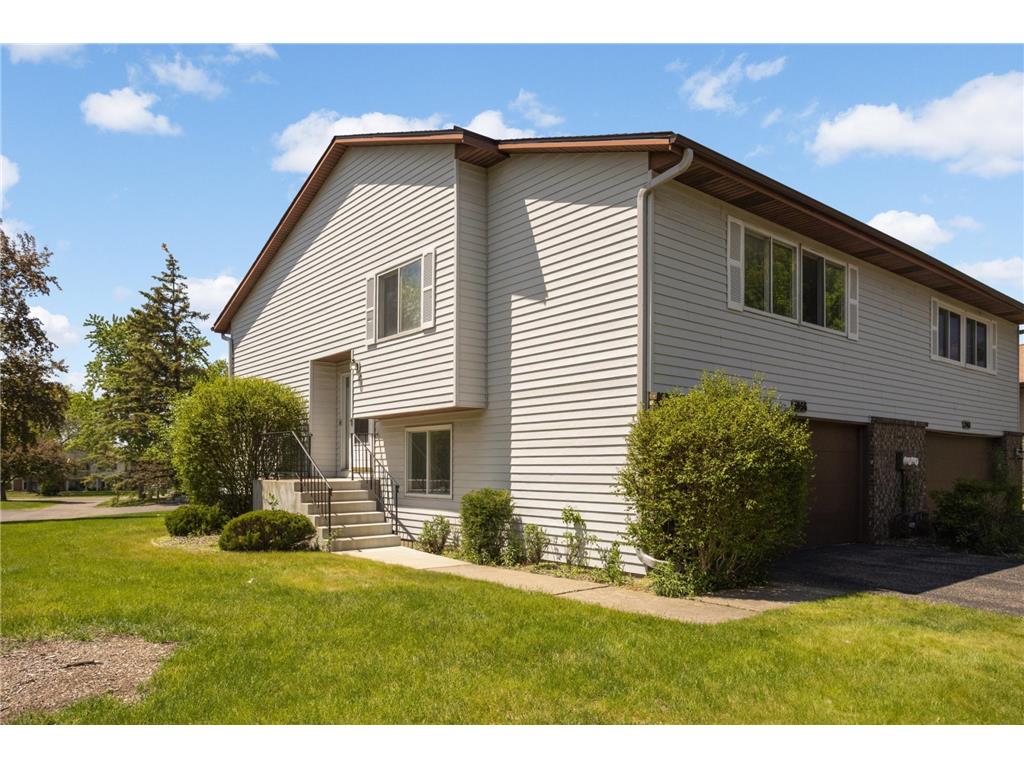 3956 Goodwin Avenue N Oakdale MN 55128 7068383 image2