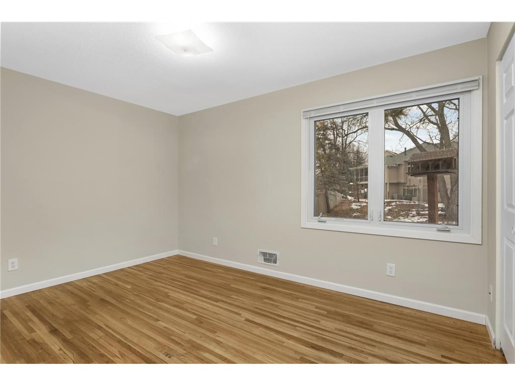 3958 Riverton Avenue Eagan MN 55122 7019509 image11