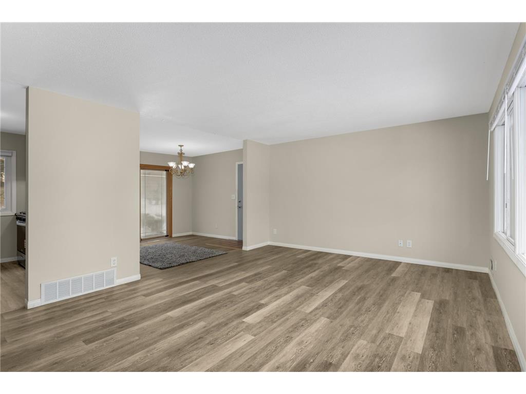 3958 Riverton Avenue Eagan MN 55122 7019509 image4