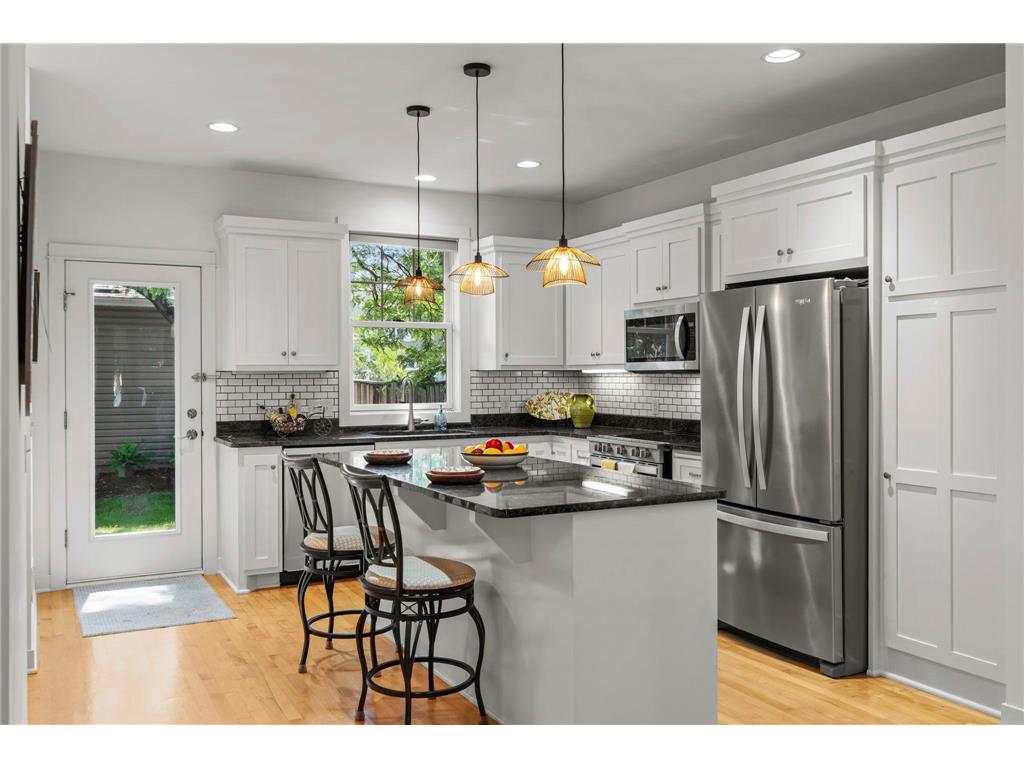 3959 W Broadway Avenue Robbinsdale MN 55422 6749740 image1