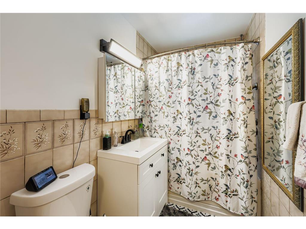 3977 Clover Avenue Vadnais Heights MN 55127 6823076 image18