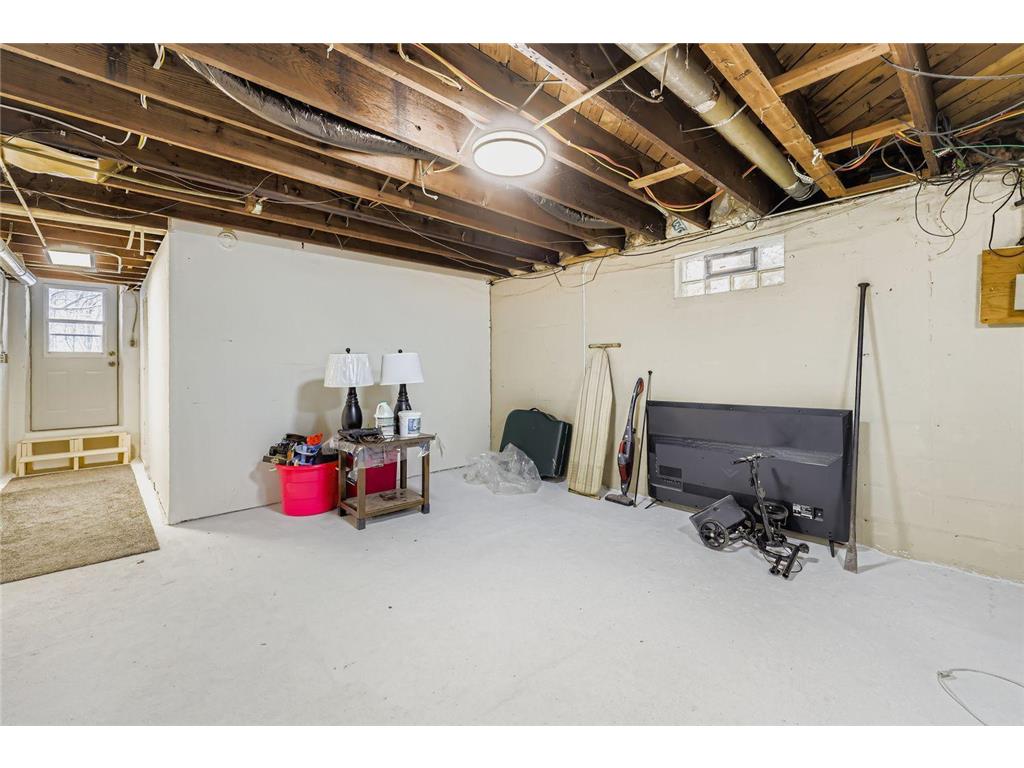 3977 Clover Avenue Vadnais Heights MN 55127 6823076 image24