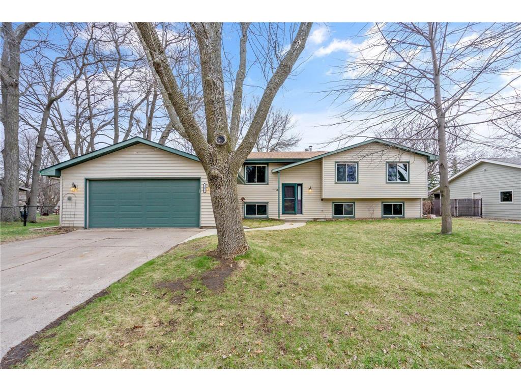 3977 Woodview Drive Vadnais Heights MN 55127 6342390 image1