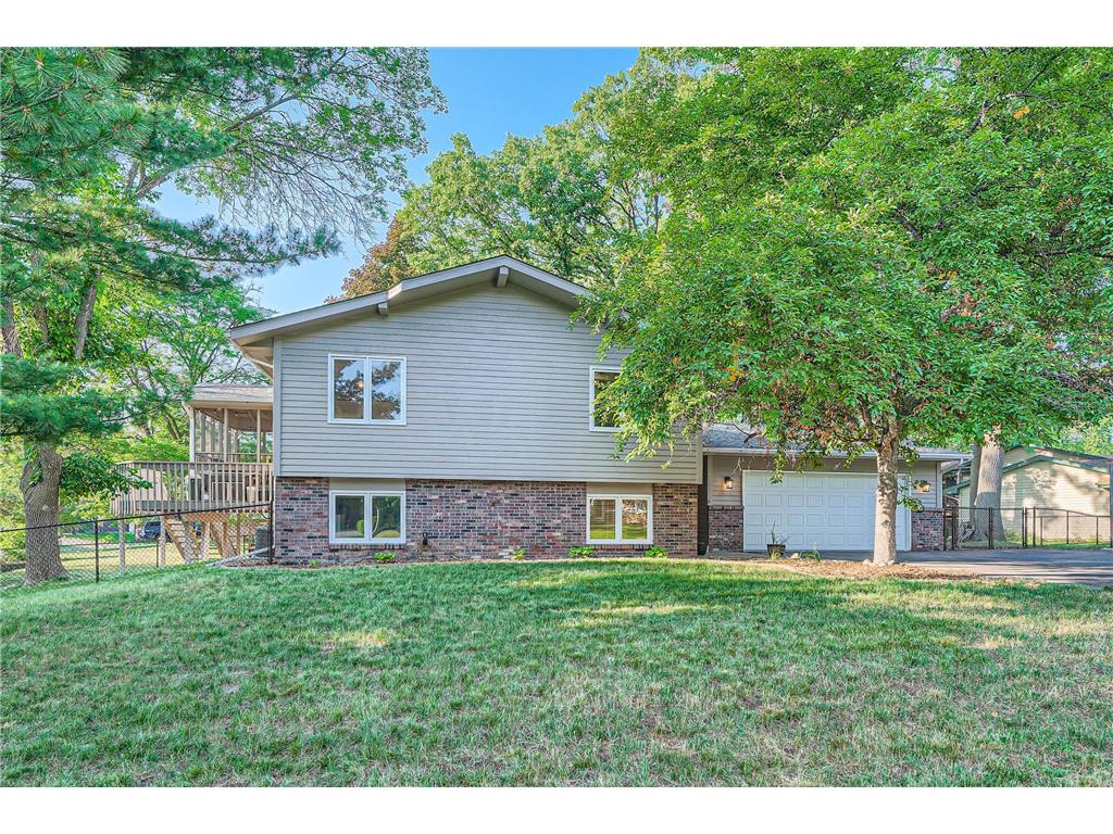3979 Woodview Drive Vadnais Heights MN 55127 6390396 image1