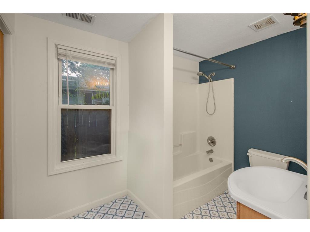 398 Banfil Street Saint Paul MN 55102 6813421 image11