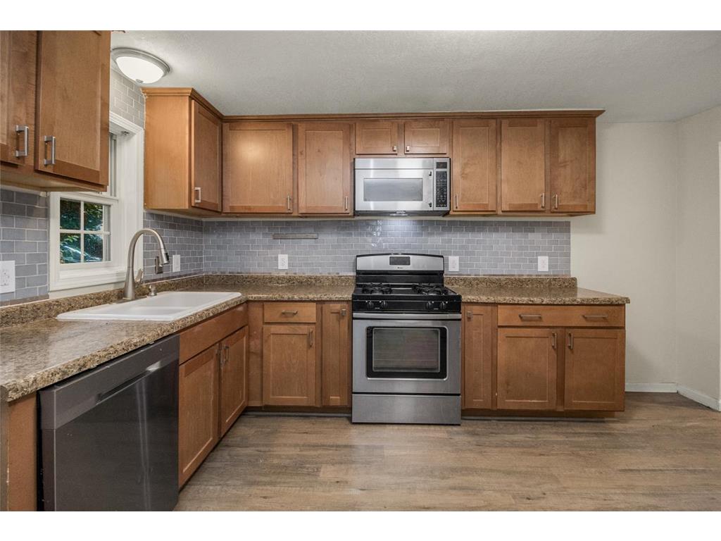 398 Banfil Street Saint Paul MN 55102 6813421 image6