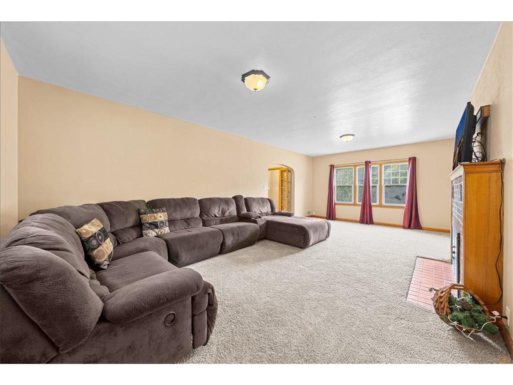 398 E Wall Street Ellsworth WI 54011 7084886 image17