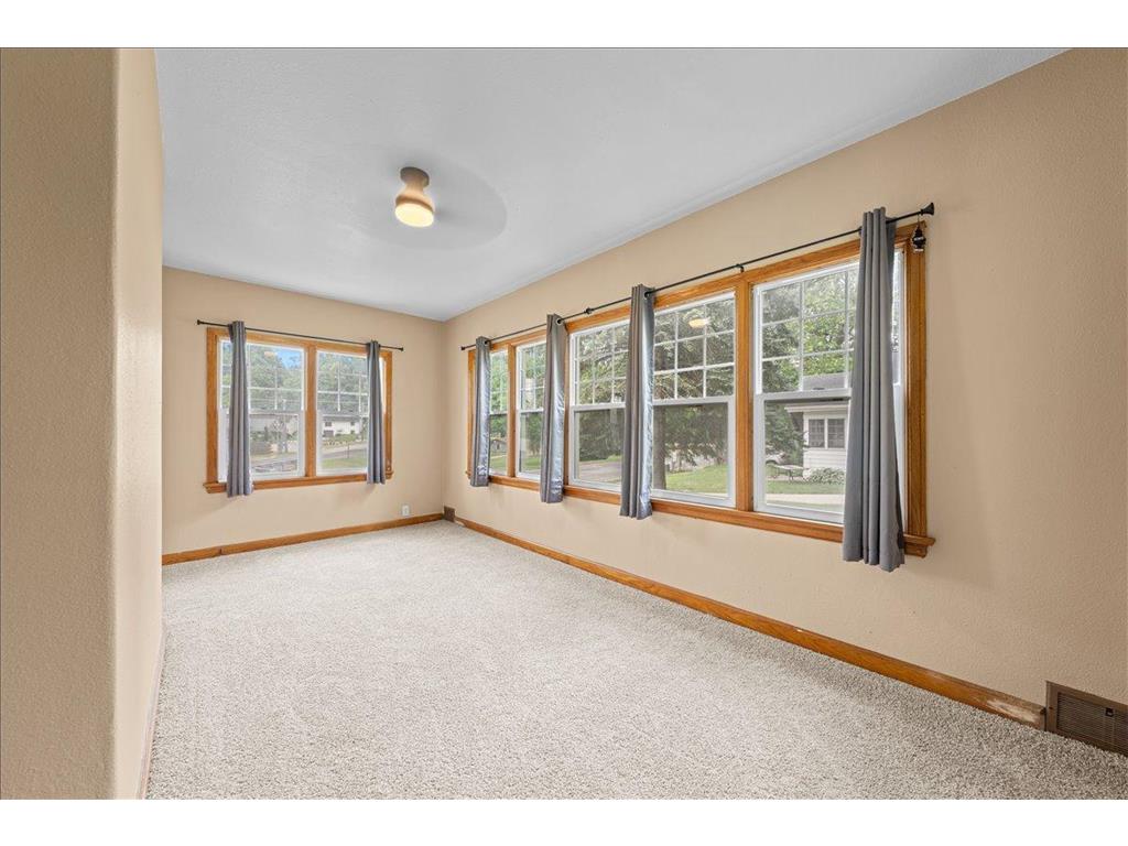 398 E Wall Street Ellsworth WI 54011 7084886 image18