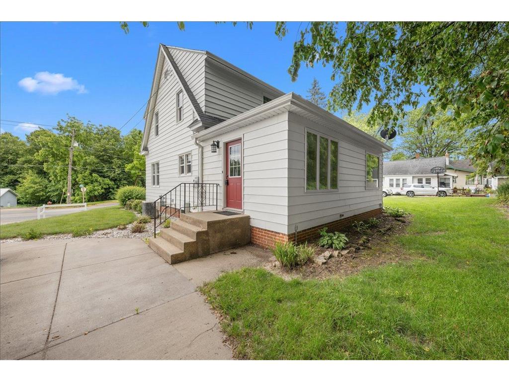 398 E Wall Street Ellsworth WI 54011 7084886 image4