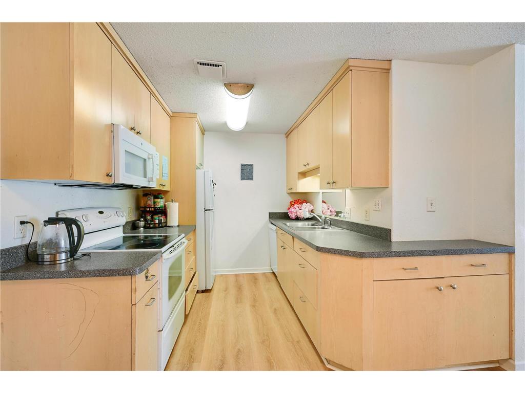 4 Pine Tree Drive #110 Arden Hills MN 55112 7018835 image10