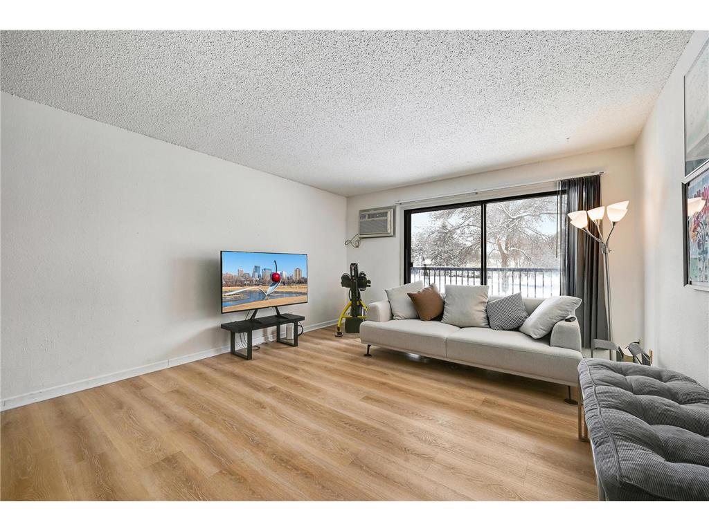 4 Pine Tree Drive #110 Arden Hills MN 55112 7018835 image16