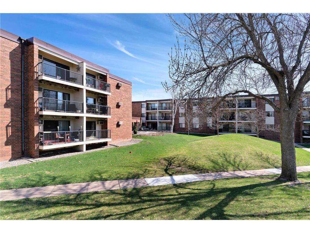 4 Pine Tree Drive #110 Arden Hills MN 55112 7018835 image2