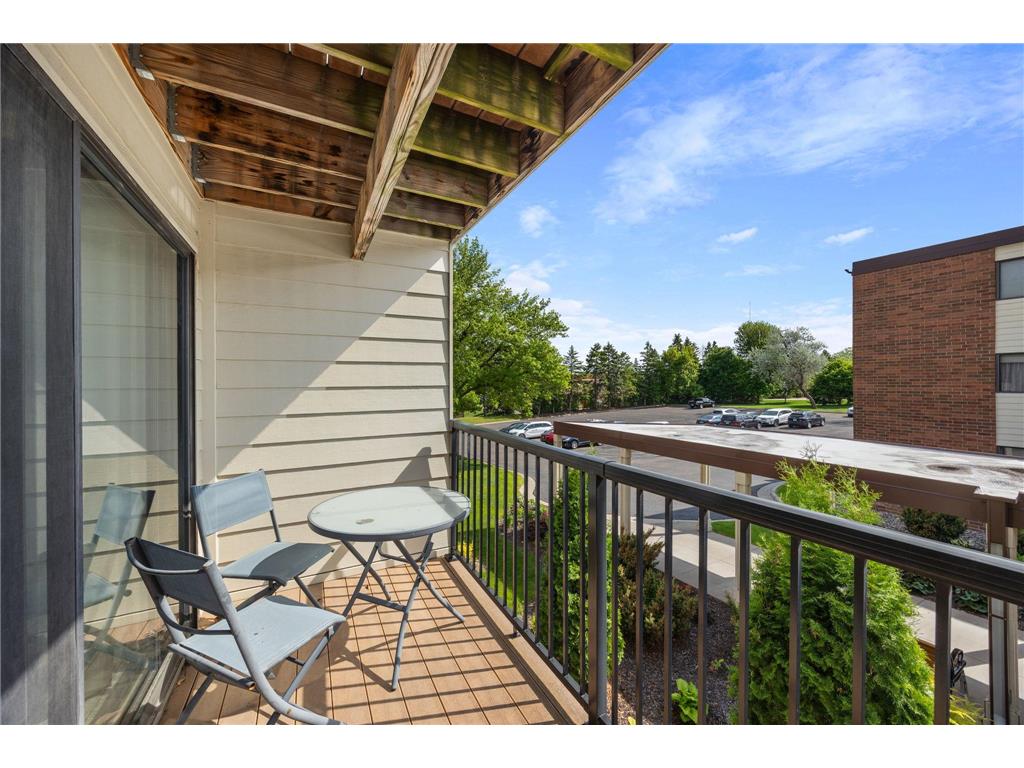 4 Pine Tree Drive #212 Arden Hills MN 55112 7084643 image11