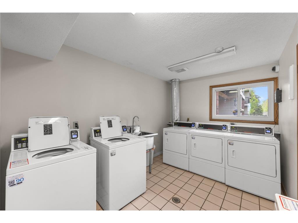 4 Pine Tree Drive #212 Arden Hills MN 55112 7084643 image15