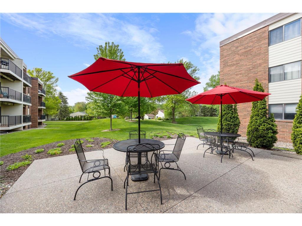4 Pine Tree Drive #212 Arden Hills MN 55112 7084643 image16