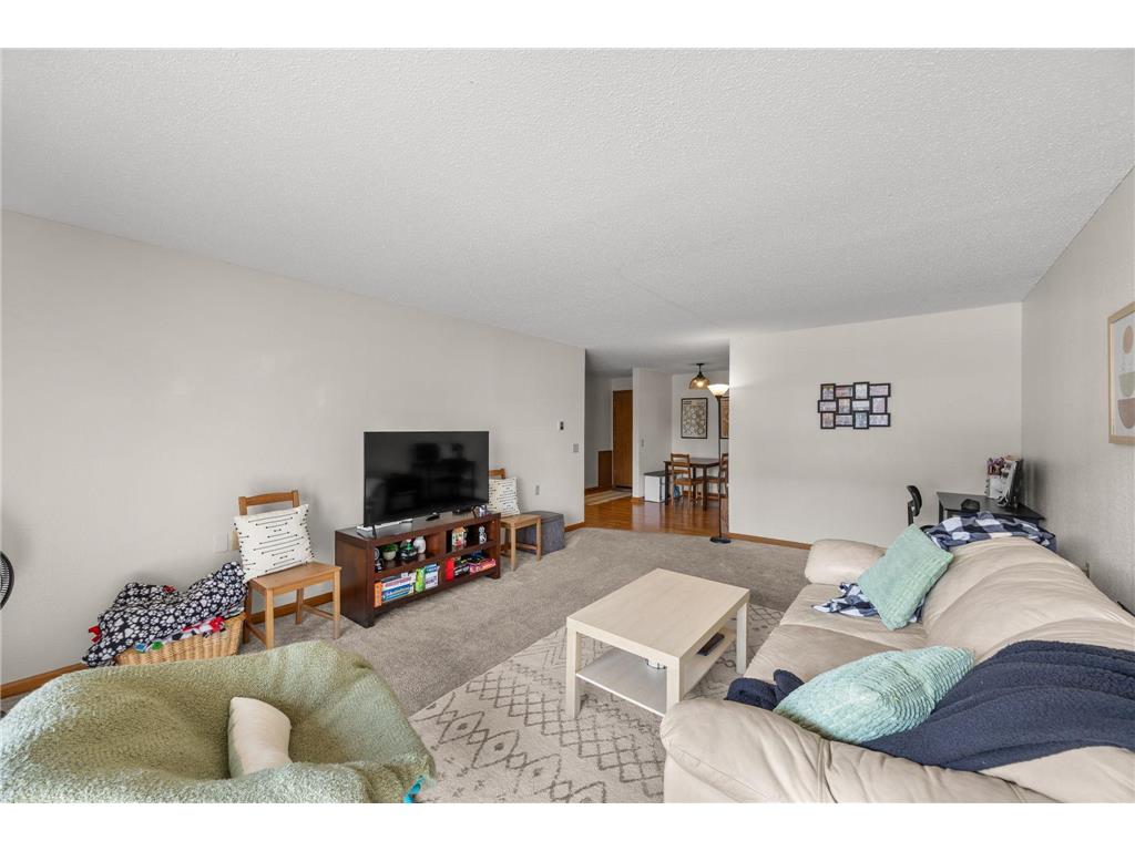4 Pine Tree Drive #212 Arden Hills MN 55112 7084643 image4