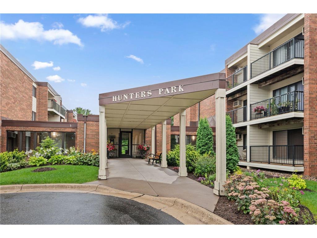 4 Pine Tree Drive #223 Arden Hills MN 55112 6826319 image1