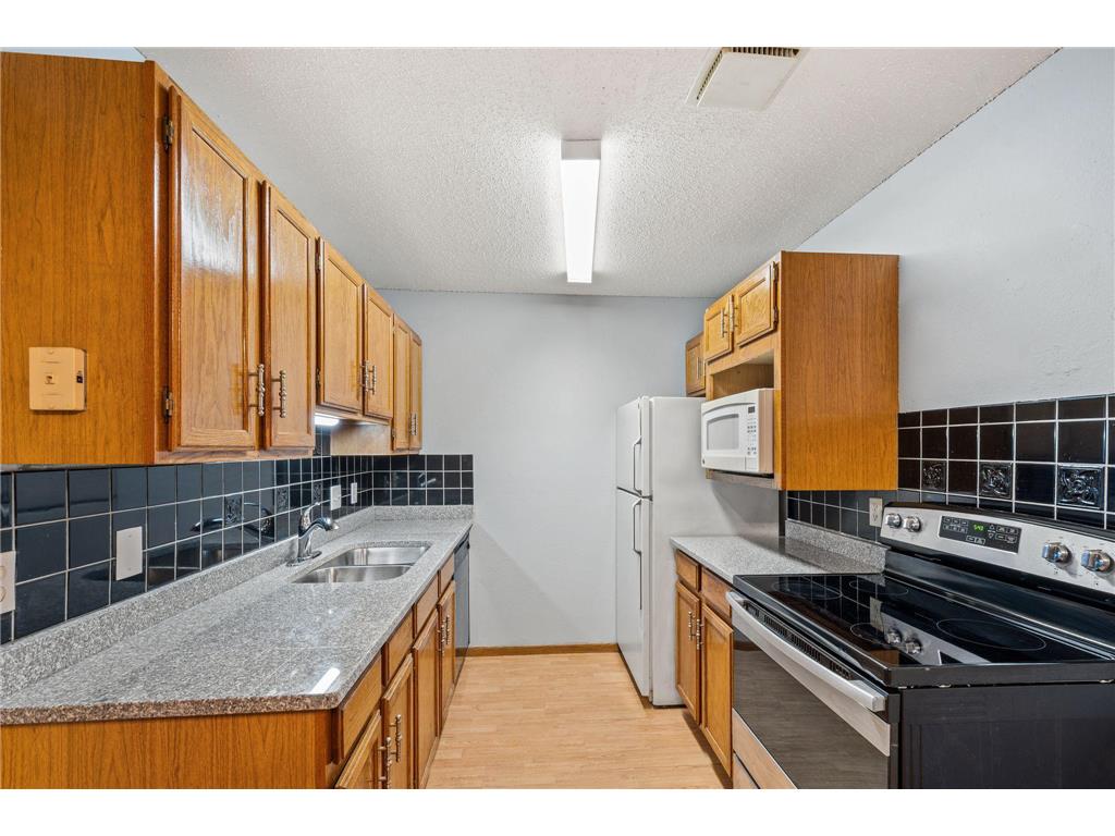 4 Pine Tree Drive #223 Arden Hills MN 55112 6826319 image5