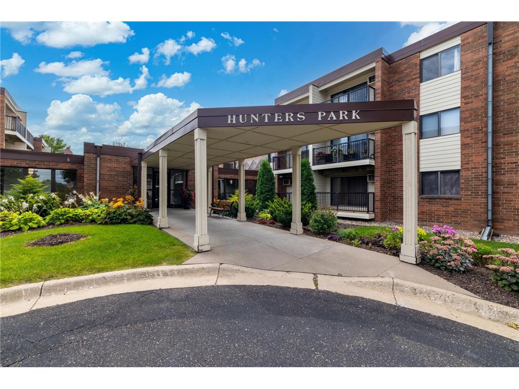 4 Pine Tree Drive #233 Arden Hills MN 55112 6809609 image1