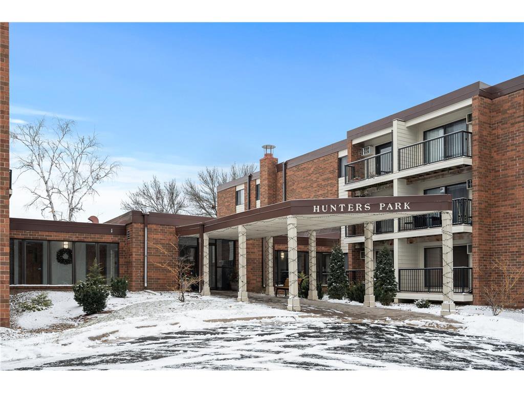 4 Pine Tree Drive #310 Arden Hills MN 55112 6488703 image1