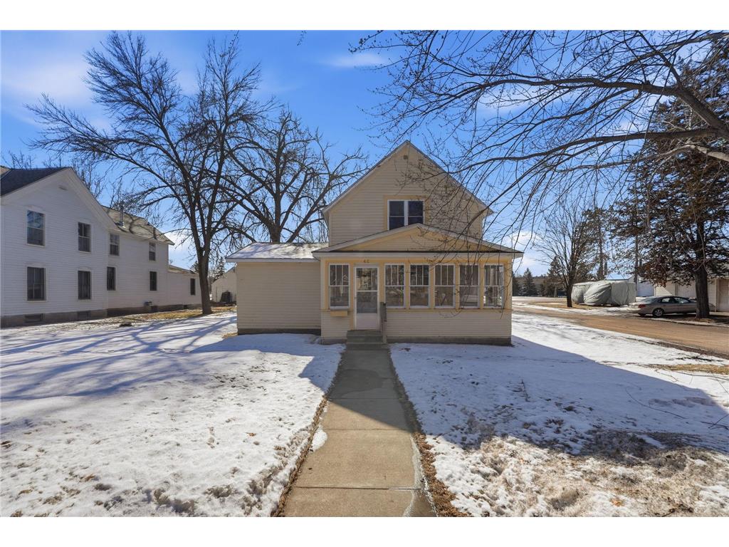4 Riverside Avenue NE Melrose MN 56352 7027386 image1