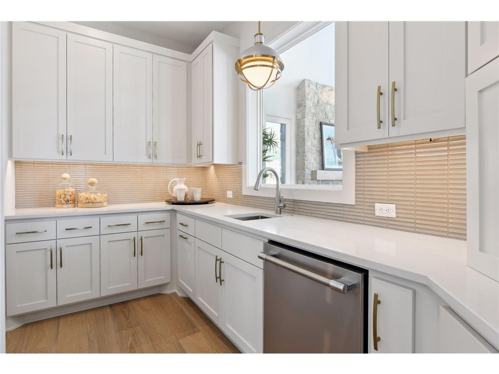 4 Sherwood Trail, North Oaks, MN, 55127 MLS 6532113 Edina Realty