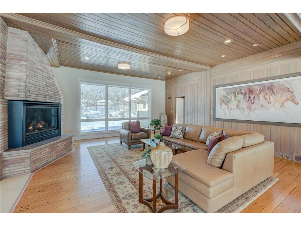 4 W Shore Road North Oaks MN 55127 - Gilfillan 6805797 image25