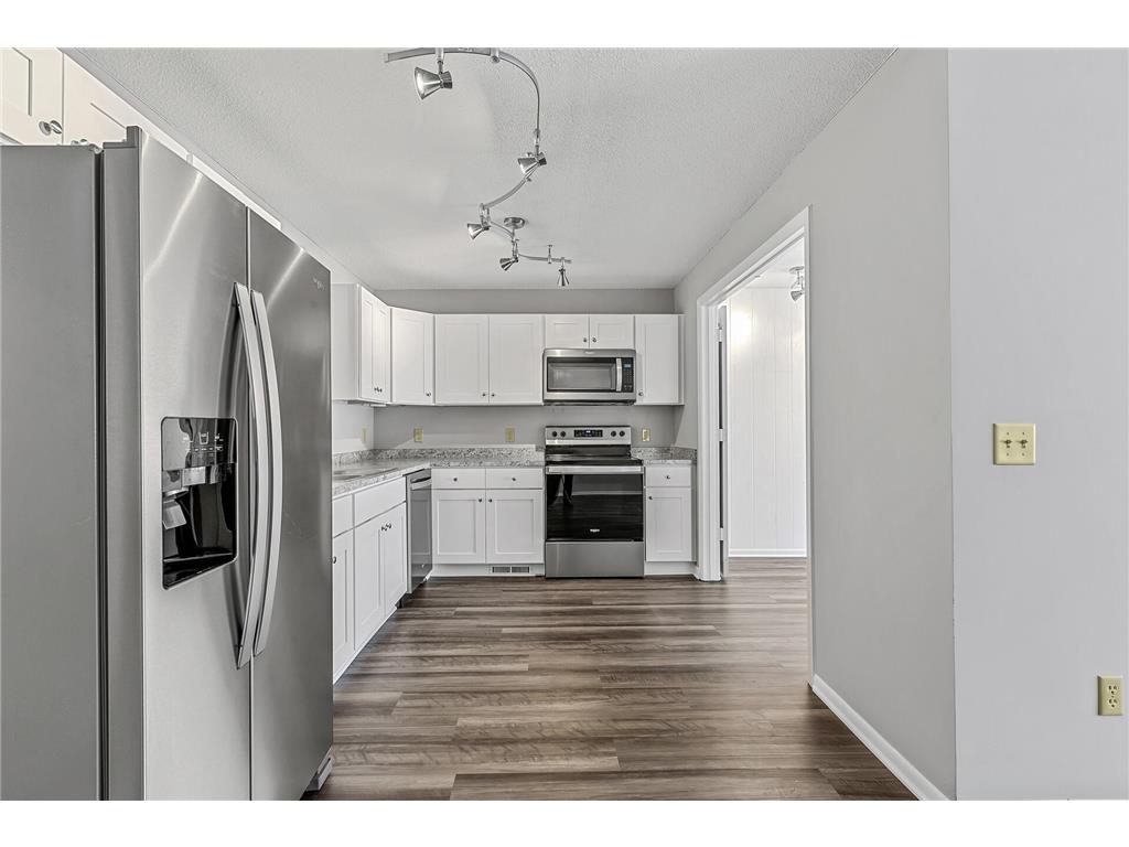 40 94th Circle NW 102, Coon Rapids, MN 55448 MLS 6311491 Edina Realty