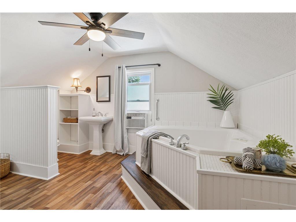 40 Penn Avenue S Minneapolis MN 55405 7015950 image21