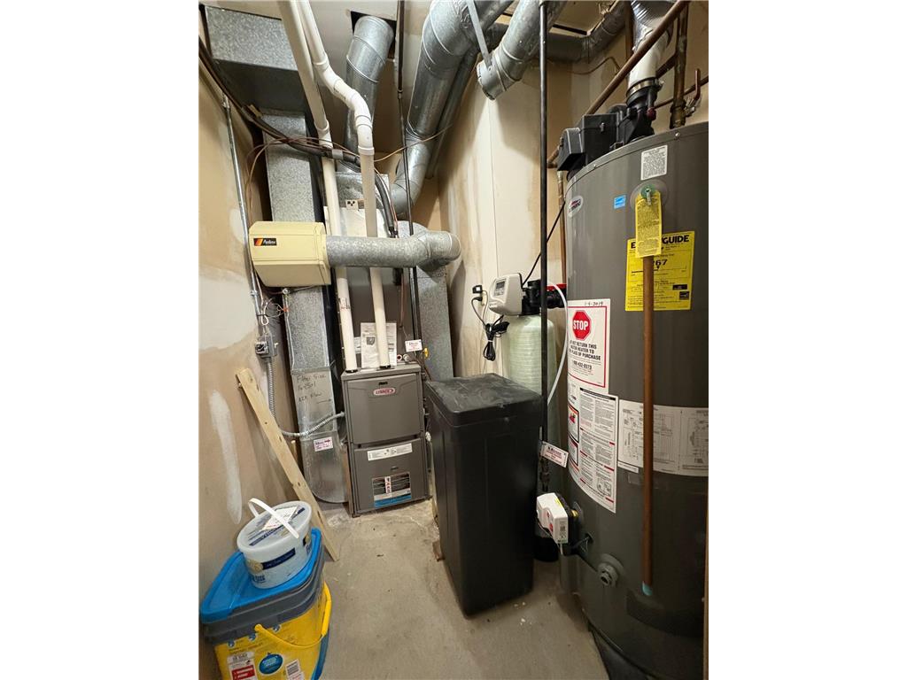 40 W Broadway Plainview MN 55964 6719643 image44