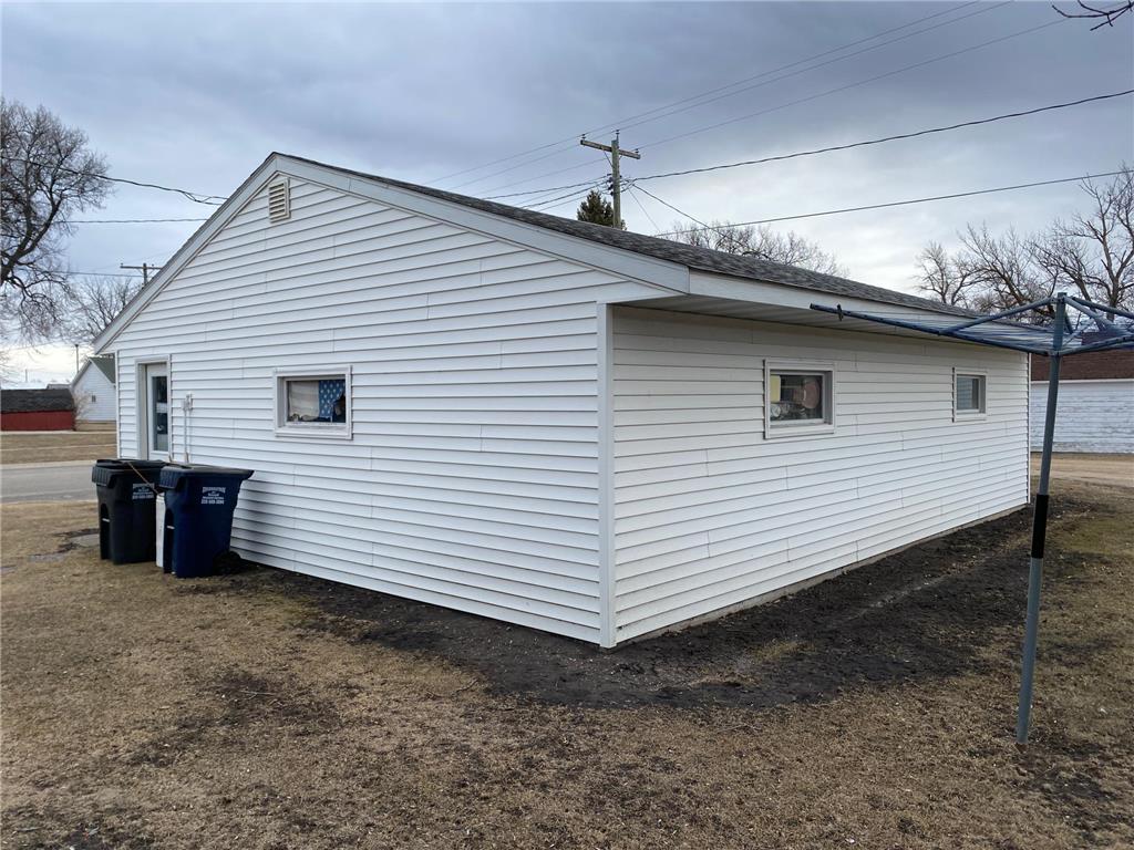 400 1st Street W, Chokio, MN, 56221 MLS 6498416 Edina Realty