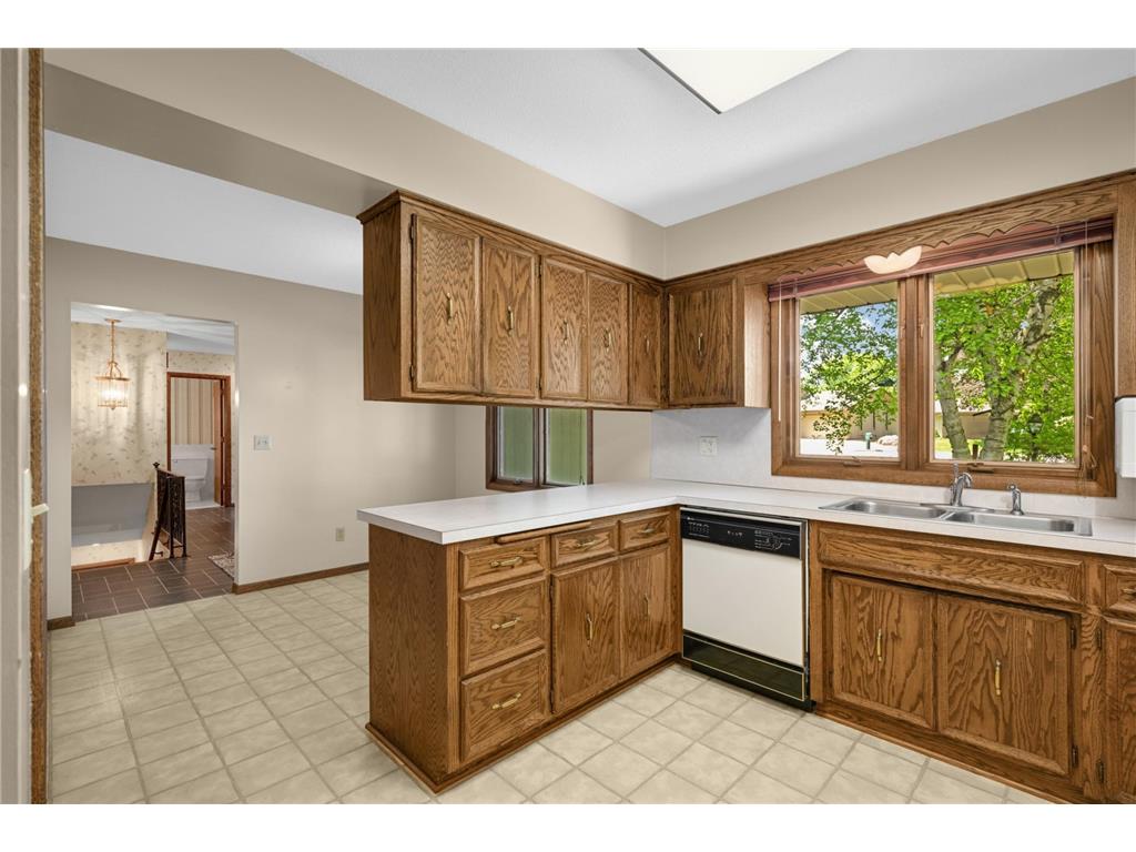 400 Cimarron Circle Chanhassen MN 55317 - Lotus Lake 7061895 image23