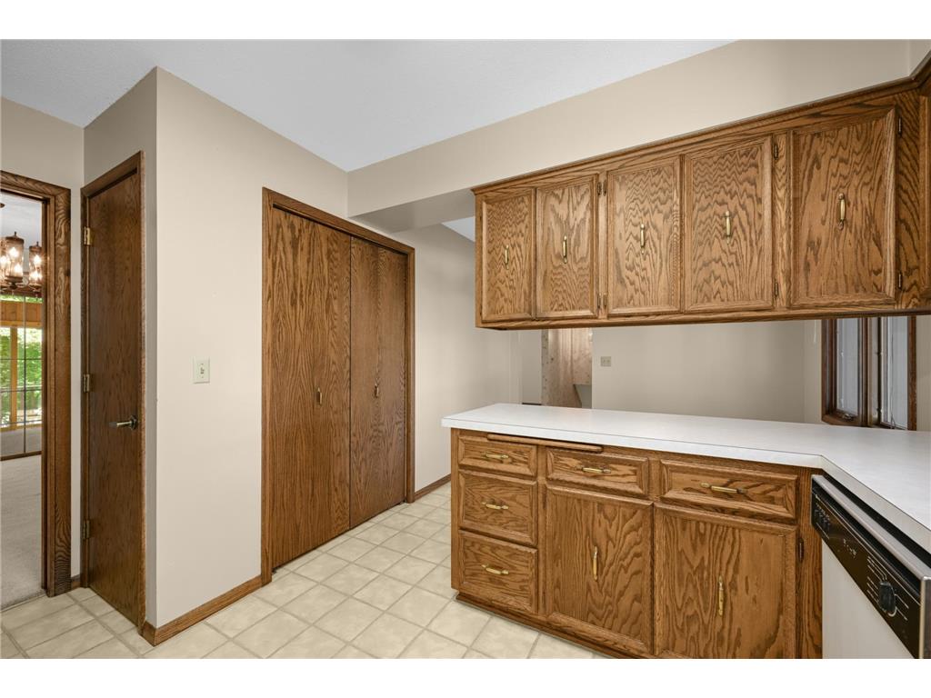 400 Cimarron Circle Chanhassen MN 55317 - Lotus Lake 7061895 image24