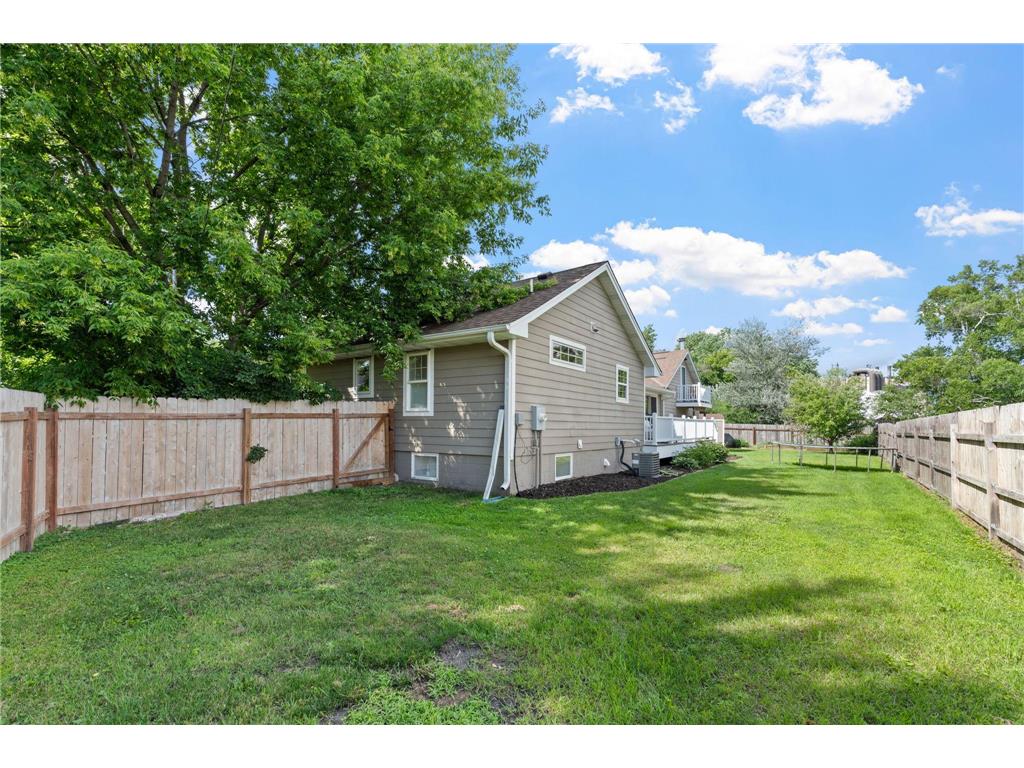 400 Decatur Avenue N Golden Valley MN 55427 7096955 image9