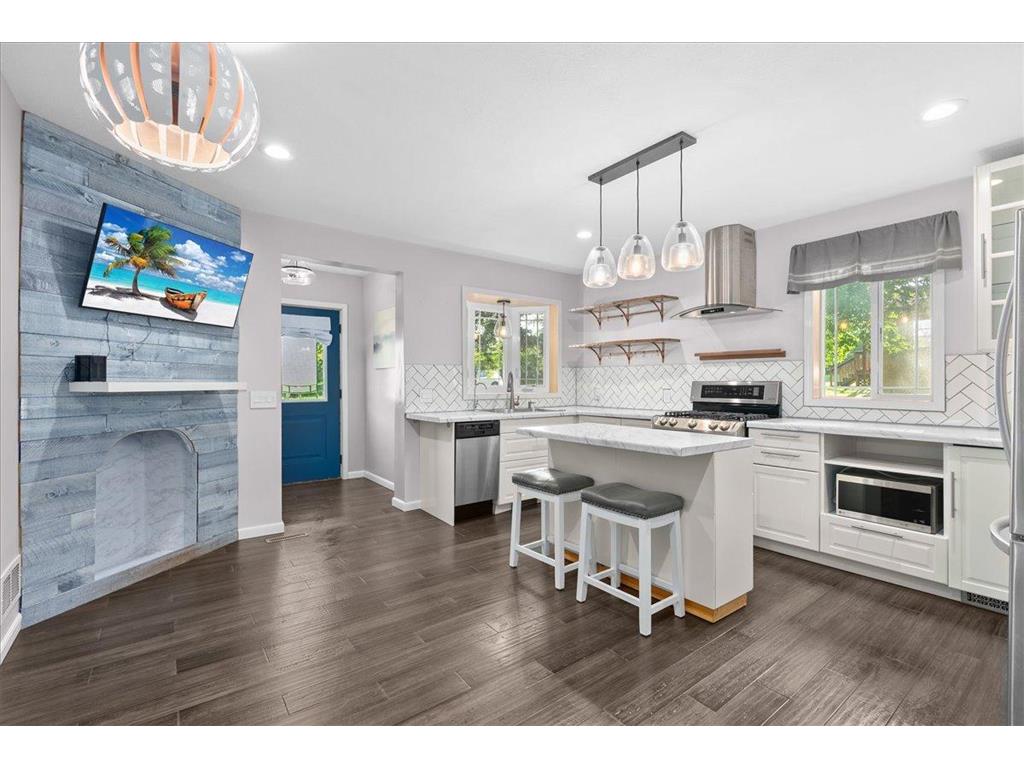 400 E Maple Street Woodville WI 54028 6756001 image1