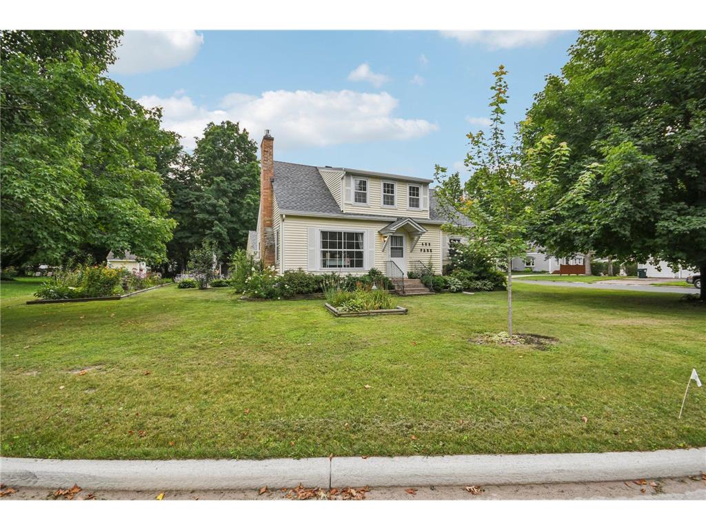 400 E Park Avenue Luck WI 54853 6776784 image1