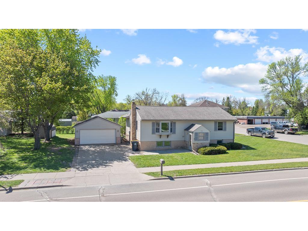 400 E Southview Drive Marshall MN 56258 7074815 image1