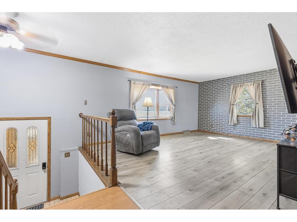 400 E Southview Drive Marshall MN 56258 7074815 image9