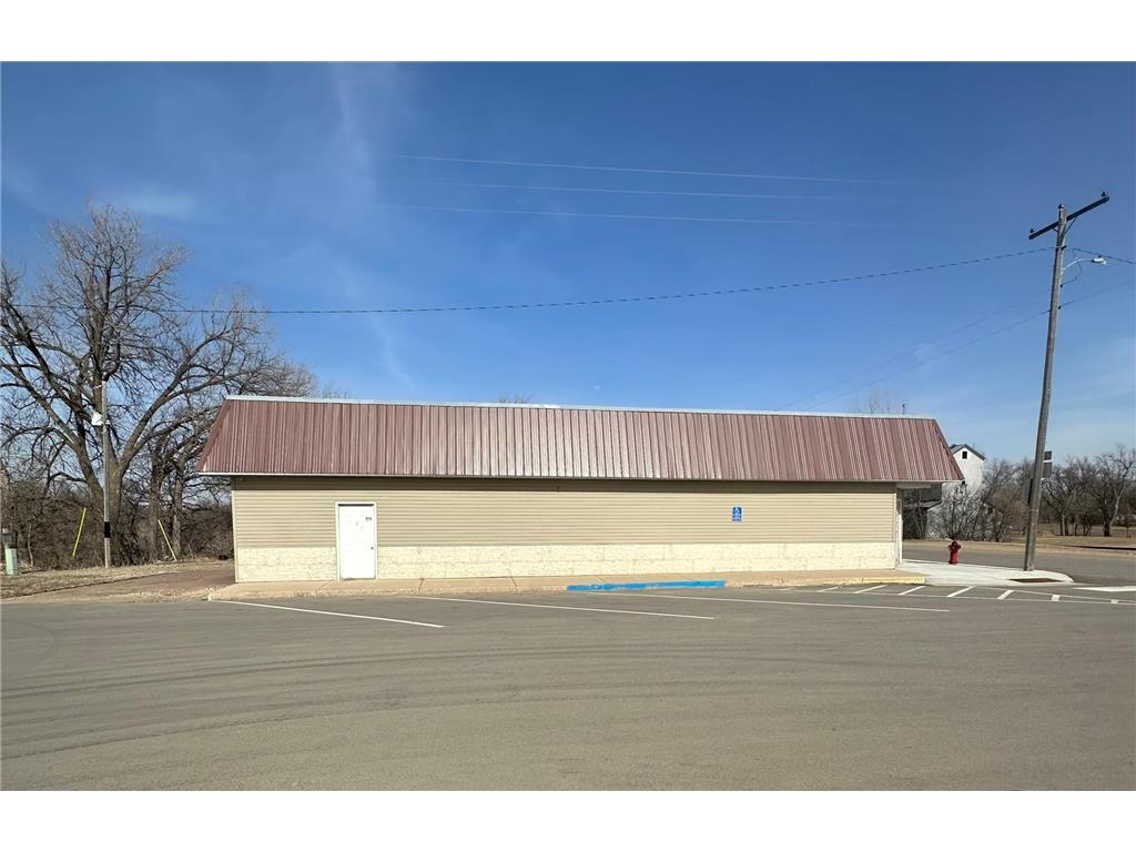 400 Front Street Russell MN 56169 7043324 image3