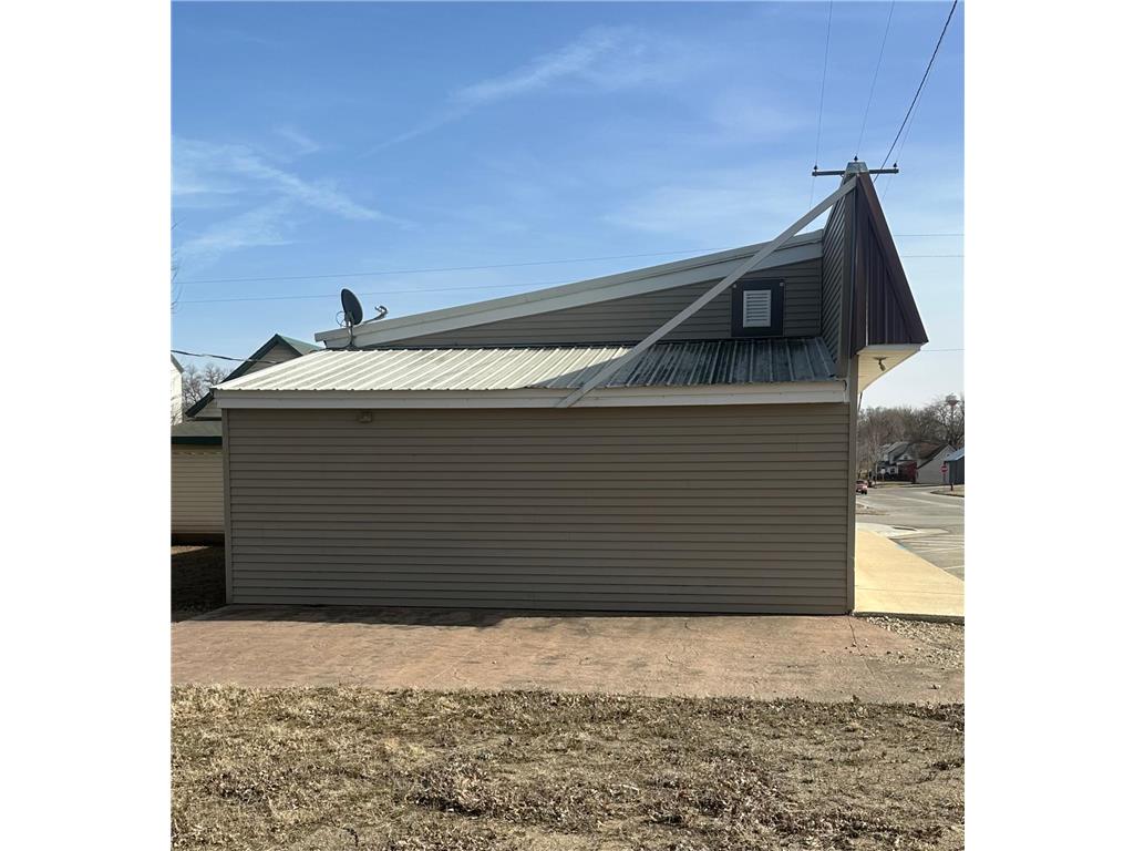 400 Front Street Russell MN 56169 7043324 image4