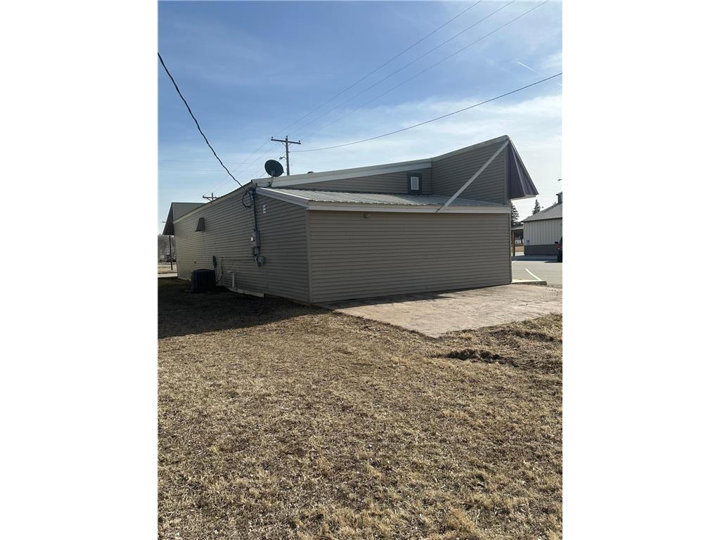 400 Front Street Russell MN 56169 7043324 image5