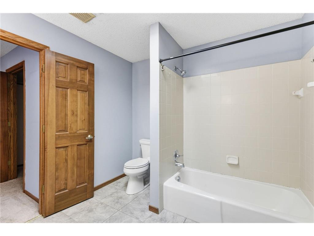 400 Interlachen Road Burnsville MN 55306 7083206 image18