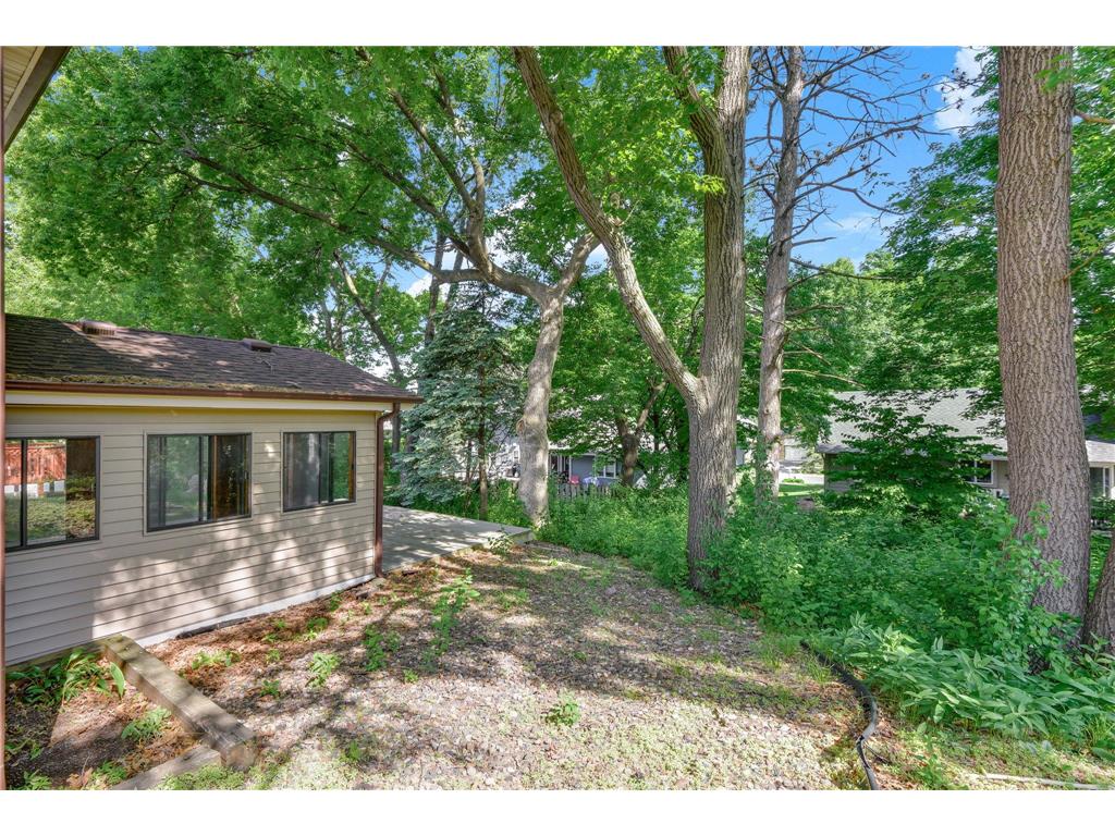 400 Interlachen Road Burnsville MN 55306 7083206 image35