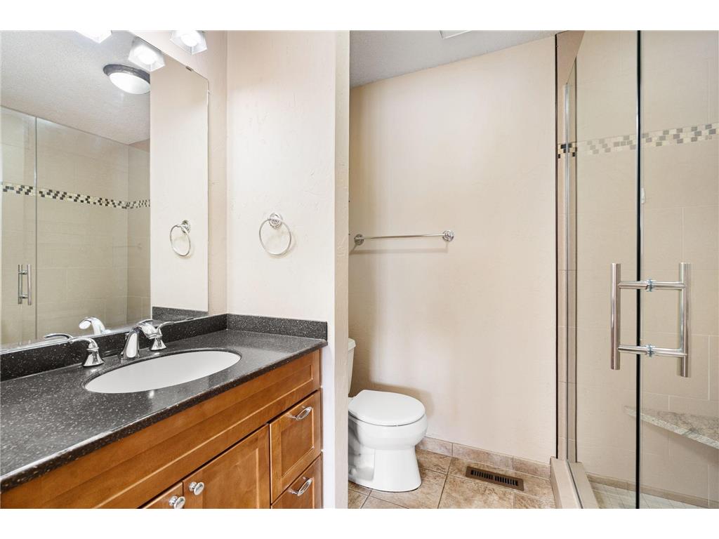 400 Oakland Place NE #9 Austin MN 55912 6826009 image21