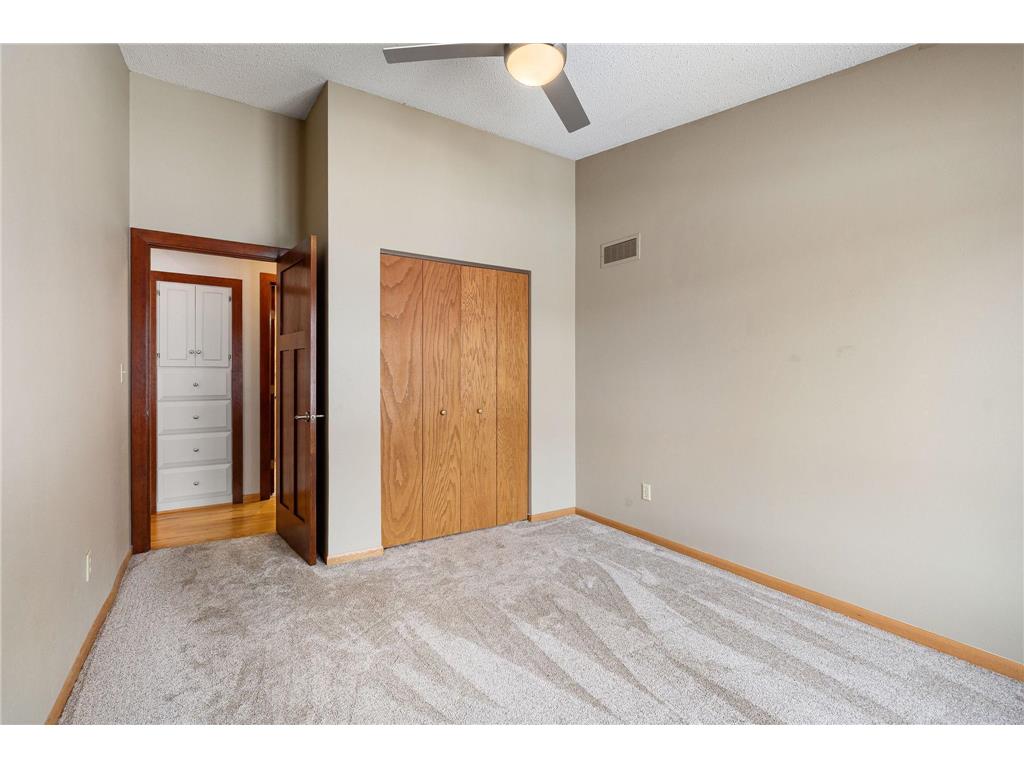 400 Oakland Place NE #9 Austin MN 55912 6826009 image25