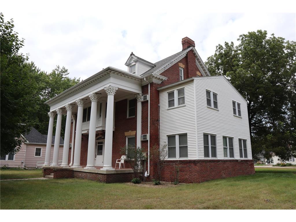 400 S 4th Street Marshall MN 56258 6647239 image1