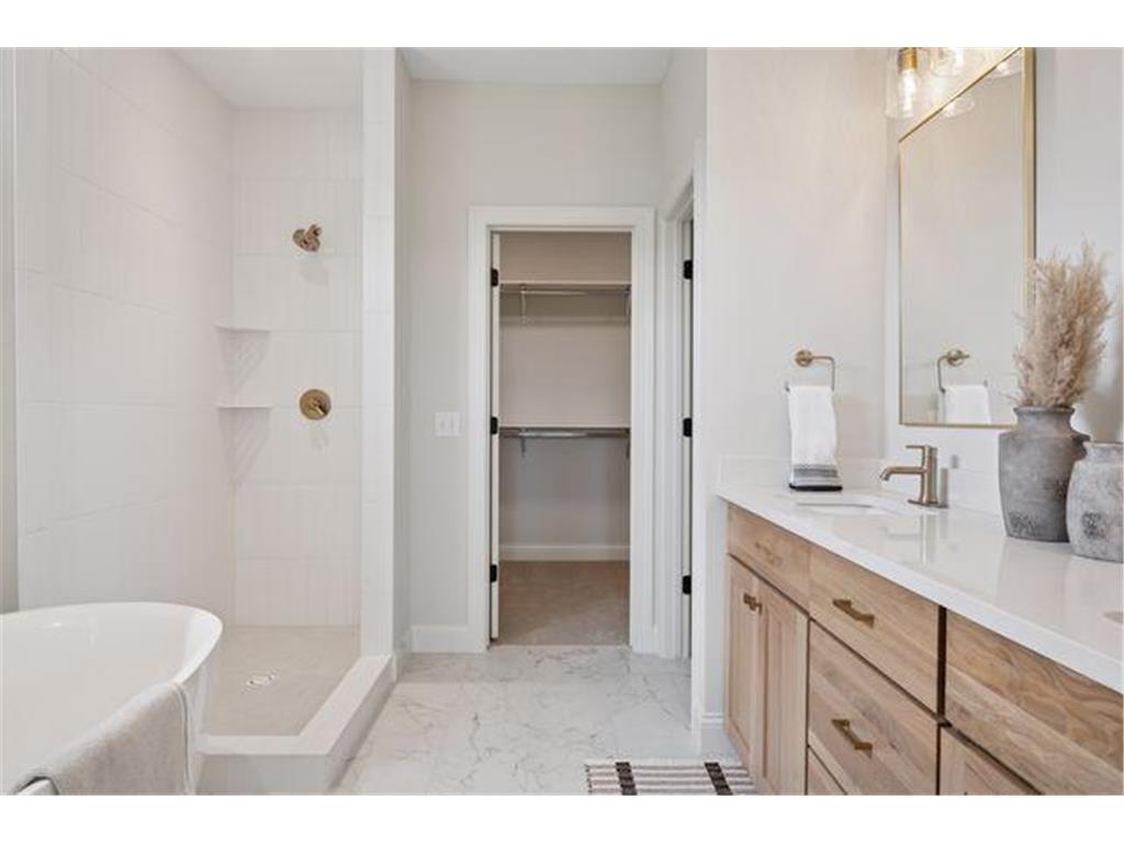 4000 Arbor Drive Woodbury MN 55129 6822159 image23