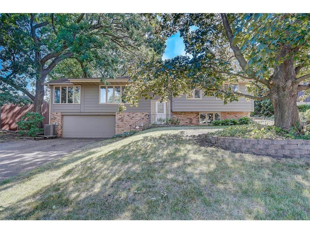 4000 Crystal Lake Boulevard, Robbinsdale, MN 55422 MLS 6243357