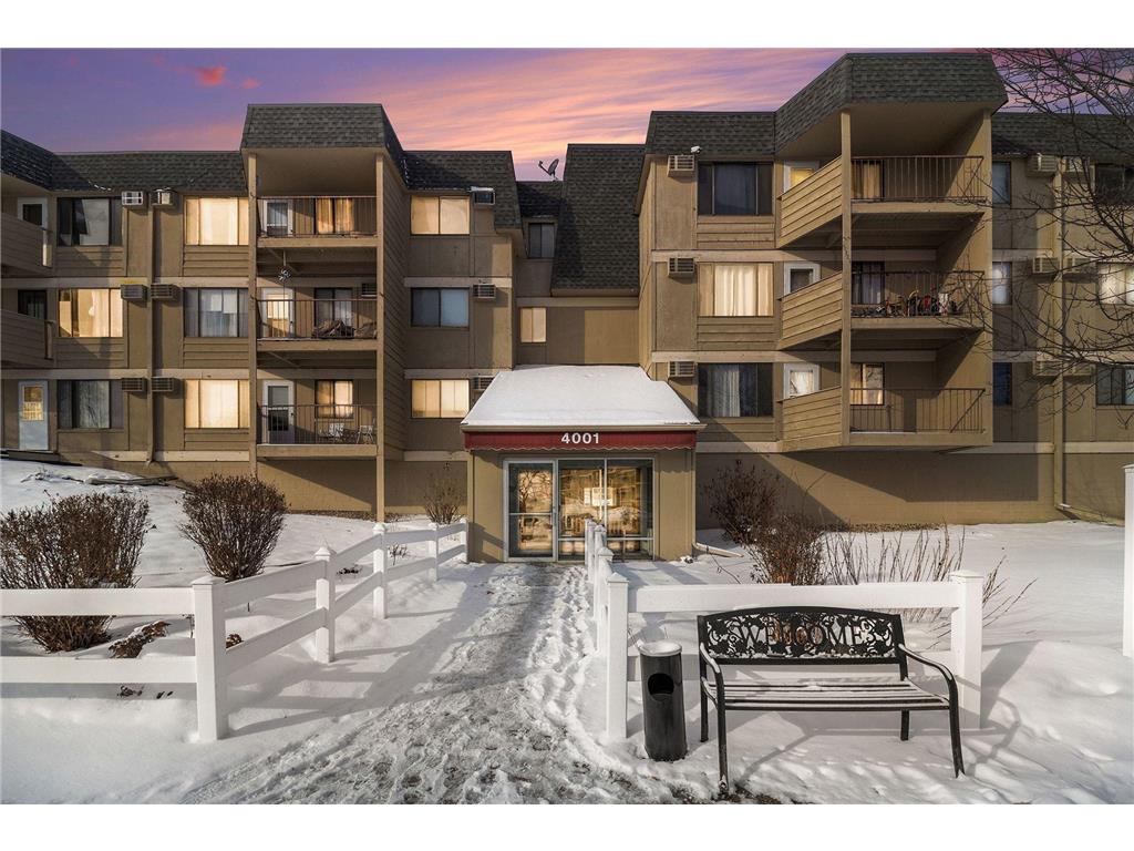 4001 Heritage Hills Drive #304 Bloomington MN 55437 7038316 image2